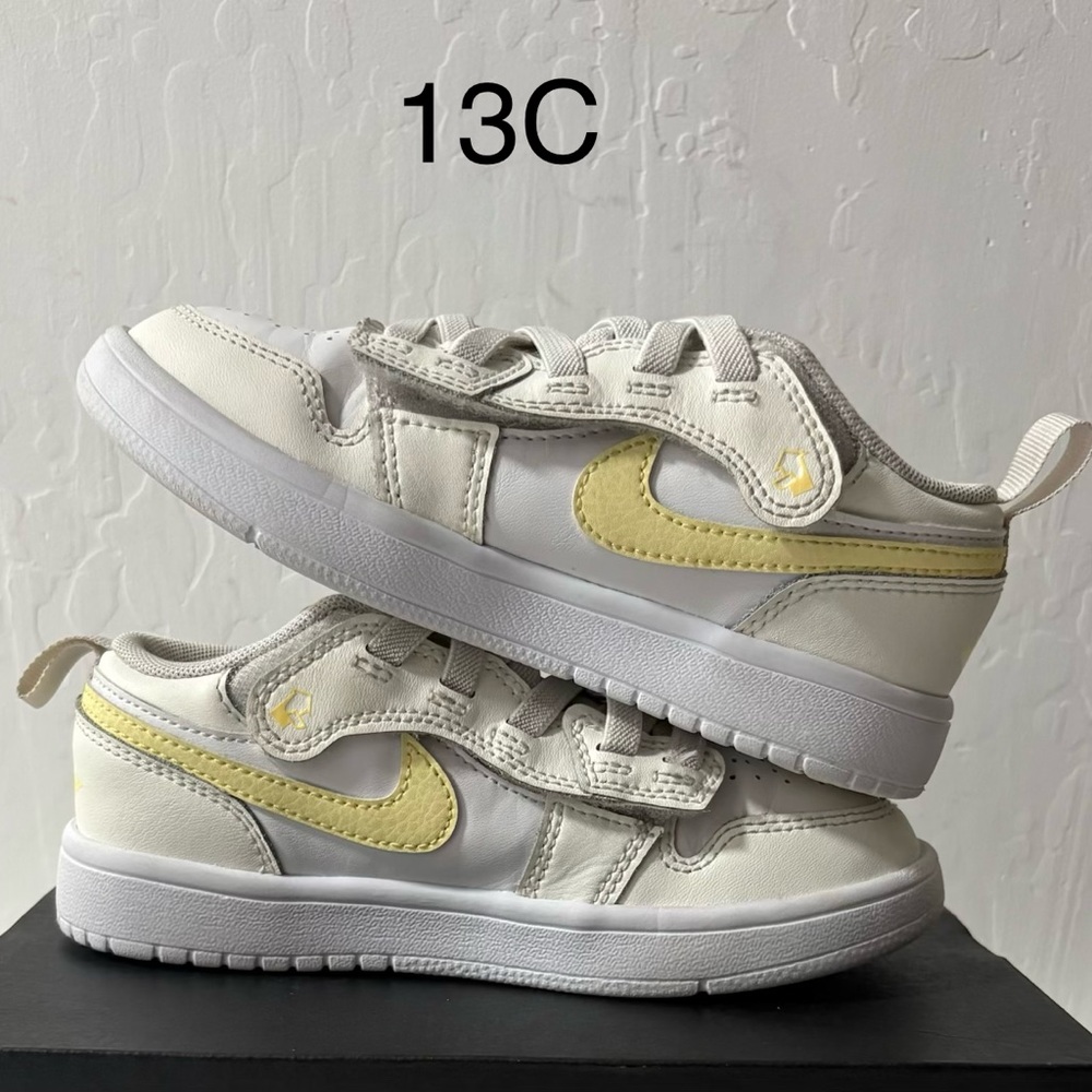 Air Jordan 1 Retro Low ALT Sail Light Laser Orange (PS) Size 13C Pre-Owned